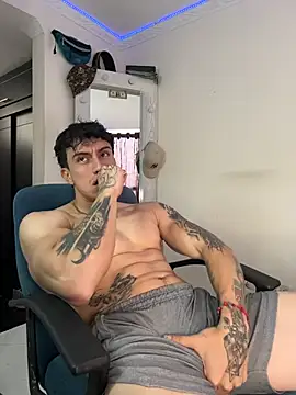 strongboy  online show from June 25, 5:18 pm