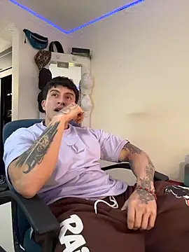 strongboy  online show from May 23, 5:56 pm
