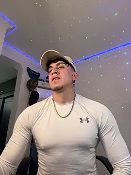 strongboy  online show from December 5, 7:55 pm