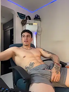 strongboy  online show from May 16, 9:36 pm