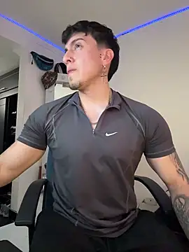 strongboy  online show from May 15, 4:38 pm