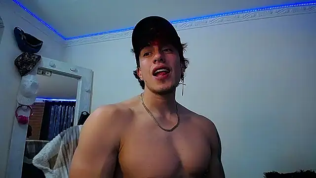 Snapshot of strongboy_ chatting on January 28, 9:50 pm strongboy online show from January 28, 9:50 pm