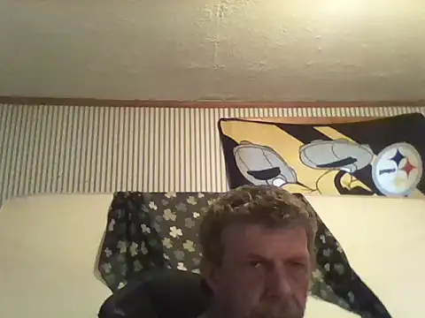 Snapshot of mrbigandthick1860 chatting on March 20, 10:29 pm mrbigandthick1860 online show from March 20, 10:29 pm