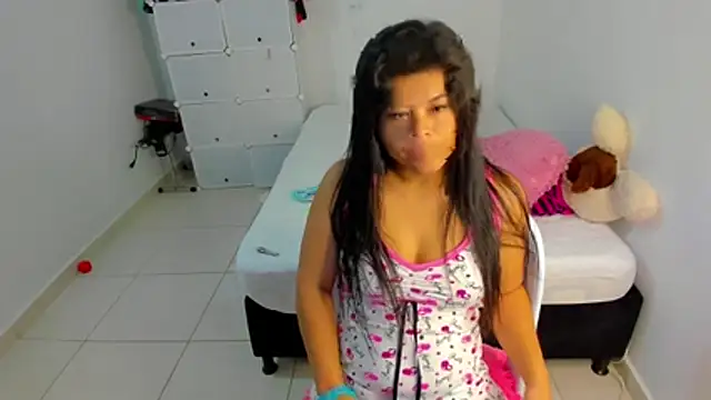 sweetnia online show from June 7, 3:39 pm