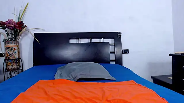 AikoTailor online show from October 29, 10:03 am