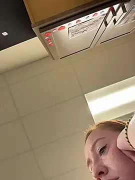 Snapshot of cinnatitties chatting on October 30, 5:32 pm cinnatitties online show from October 30, 5:32 pm