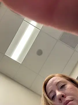 Snapshot of cinnatitties chatting on December 15, 5:19 pm cinnatitties online show from December 15, 5:19 pm