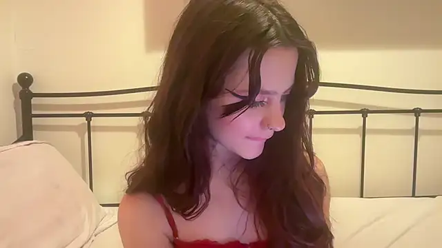 Snapshot of crystalsbaby chatting on March 3, 7:24 am crystalsbaby online show from March 3, 7:24 am