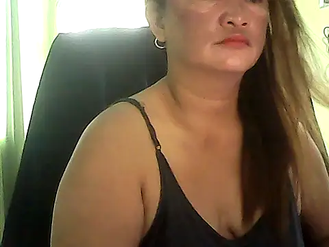 Snapshot of hott_scarlett chatting on October 4, 12:12 am hott scarlett online show from October 4, 12:12 am