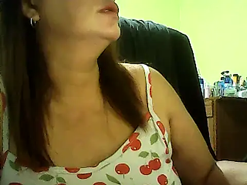Snapshot of hott_scarlett chatting on February 28, 11:01 pm hott scarlett online show from February 28, 11:01 pm