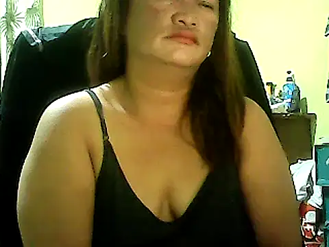 Snapshot of hott_scarlett chatting on March 9, 7:48 pm hott scarlett online show from March 9, 7:48 pm