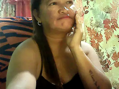 Snapshot of hott_scarlett chatting on June 3, 10:03 pm hott scarlett online show from June 3, 10:03 pm