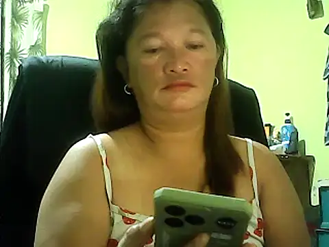Snapshot of hott_scarlett chatting on March 10, 9:07 pm hott scarlett online show from March 10, 9:07 pm