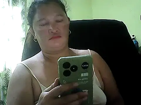 Snapshot of hott_scarlett chatting on March 8, 5:07 am hott scarlett online show from March 8, 5:07 am