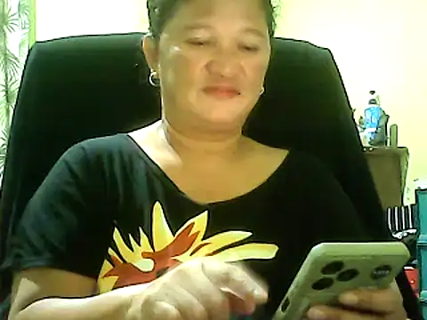 Snapshot of hott_scarlett chatting on March 21, 1:56 pm hott scarlett online show from March 21, 1:56 pm