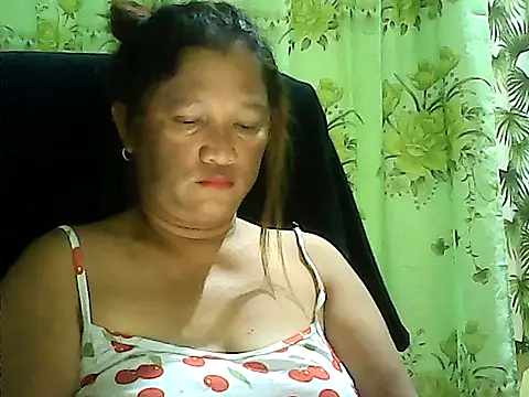 Snapshot of hott_scarlett chatting on February 28, 1:55 pm hott scarlett online show from February 28, 1:55 pm