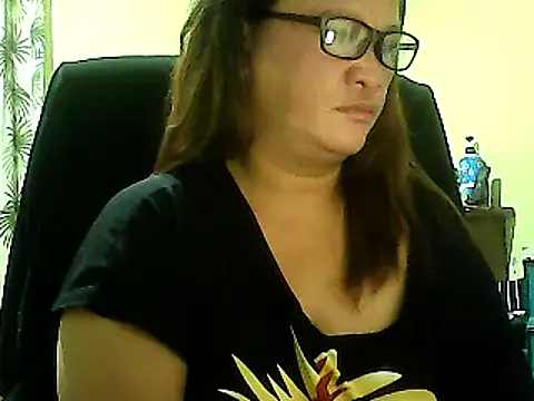 Snapshot of hott_scarlett chatting on March 21, 8:08 pm hott scarlett online show from March 21, 8:08 pm