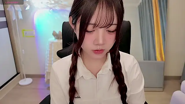 Sakura Anne online show from April 9, 6:30 am