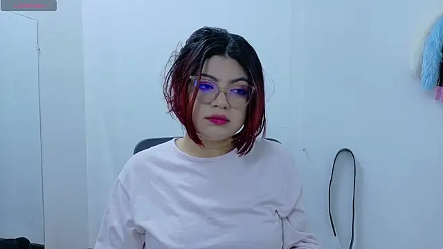 Snapshot of Catwhite_ chatting on March 21, 1:45 pm Catwhite online show from March 21, 1:45 pm