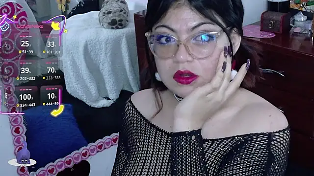 Catwhite  online show from February 26, 5:13 pm