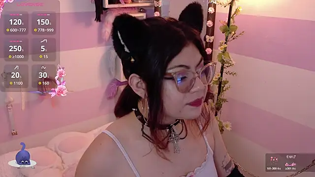 Catwhite  online show from March 25, 5:01 pm