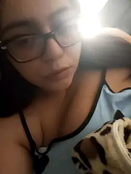 Snapshot of AriaRussell chatting on October 31, 1:57 am AriaRussell online show from October 31, 1:57 am