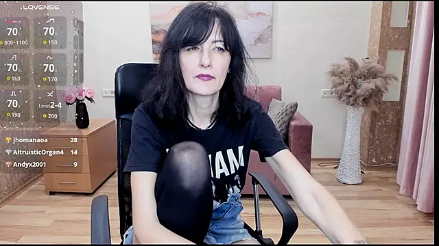 Dana Haliti online show from April 12, 5:49 pm