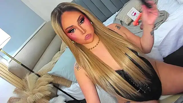 yourbabygoddess online show from September 27, 2:18 am
