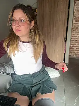 Darling XXX online show from April 8, 7:48 pm