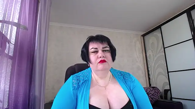 JuicyLady Di online show from April 15, 4:51 am