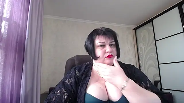 JuicyLady Di online show from March 18, 9:01 am