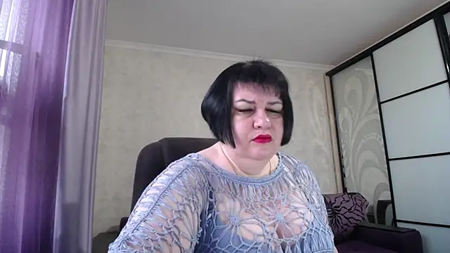 JuicyLady Di online show from March 19, 6:13 am