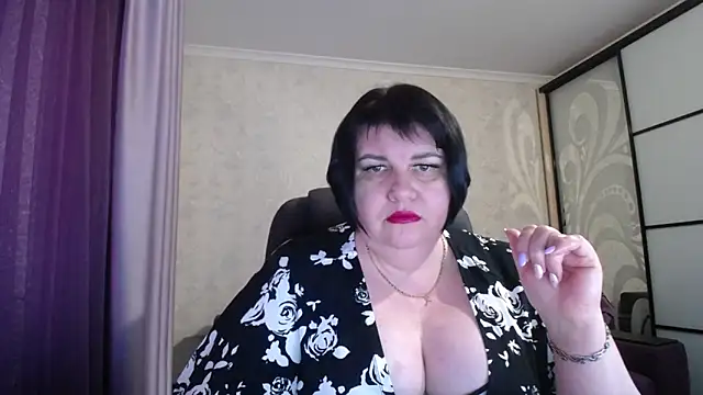 Snapshot of JuicyLady_Di chatting on March 6, 3:45 pm JuicyLady Di online show from March 6, 3:45 pm