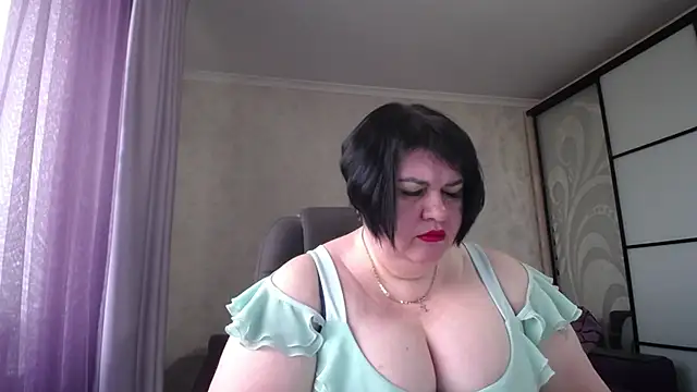 Snapshot of JuicyLady_Di chatting on March 12, 8:19 am JuicyLady Di online show from March 12, 8:19 am