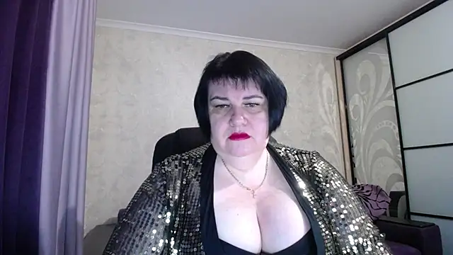 JuicyLady Di online show from December 20, 5:21 am