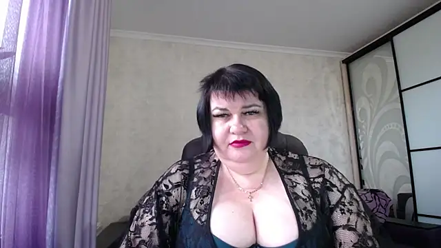 Snapshot of JuicyLady_Di chatting on October 12, 5:09 am JuicyLady Di online show from October 12, 5:09 am