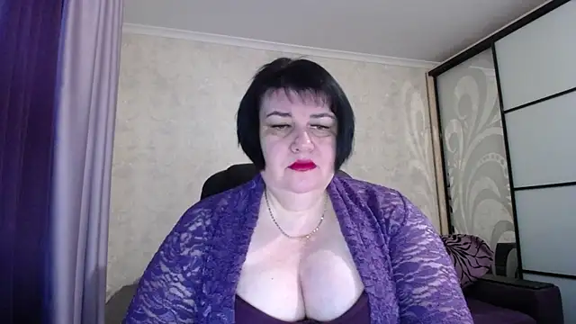 JuicyLady Di online show from December 19, 5:54 am