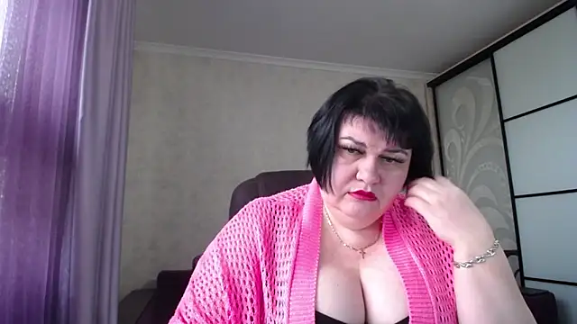 JuicyLady Di online show from December 5, 8:35 am