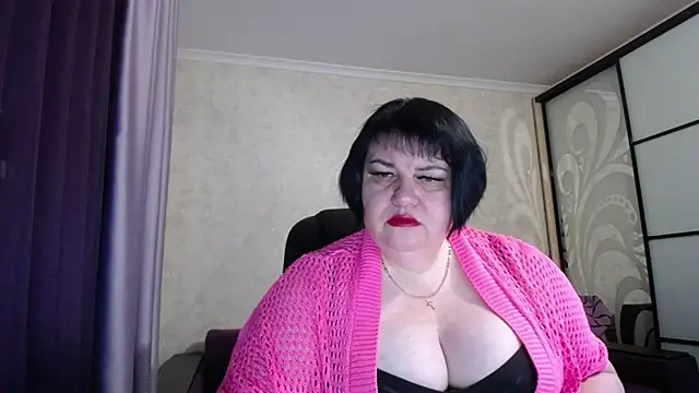 JuicyLady Di online show from January 19, 5:00 am