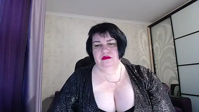 JuicyLady Di online show from December 1, 5:41 am