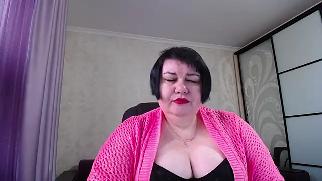 JuicyLady Di online show from November 4, 5:00 am