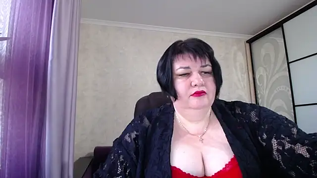 Snapshot of JuicyLady_Di chatting on October 8, 5:20 am JuicyLady Di online show from October 8, 5:20 am