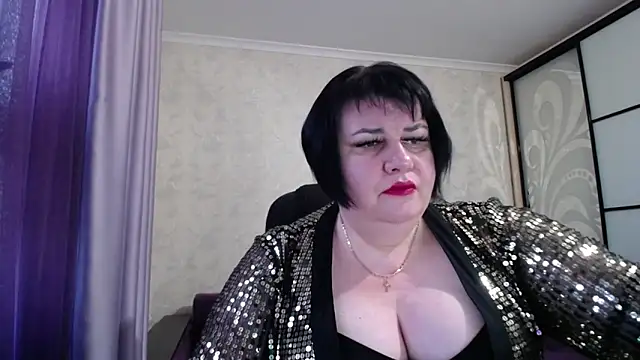 Snapshot of JuicyLady_Di chatting on October 15, 4:33 am JuicyLady Di online show from October 15, 4:33 am