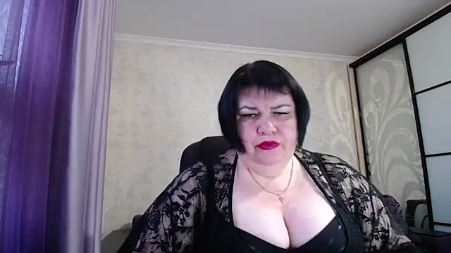 Snapshot of JuicyLady_Di chatting on October 10, 4:57 am JuicyLady Di online show from October 10, 4:57 am