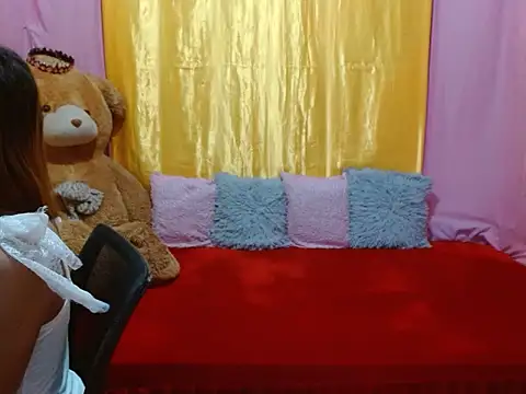 xxSexyBitch69xx online show from February 17, 9:06 am