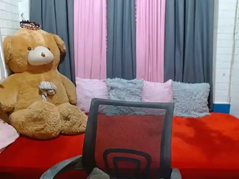 xxSexyBitch69xx online show from November 6, 9:24 am