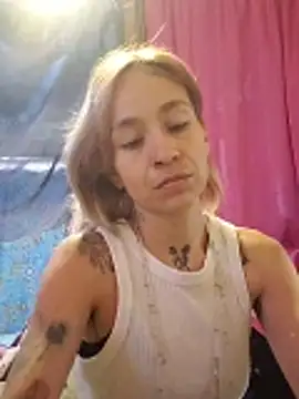 Snapshot of fablob23 chatting on June 11, 8:17 pm fablob23 online show from June 11, 8:17 pm