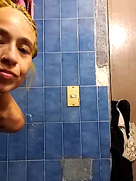 Snapshot of fablob23 chatting on March 30, 2:35 am fablob23 online show from March 30, 2:35 am