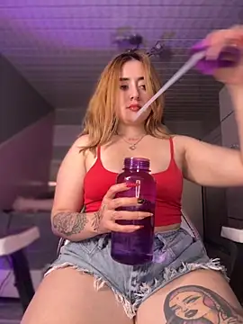 Sam Thompsoon  online show from November 16, 2:49 am