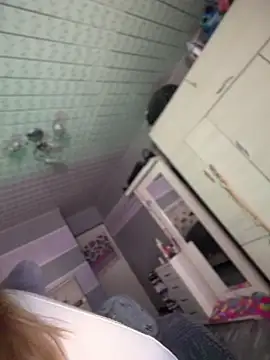 Sam Thompsoon  online show from March 6, 3:23 am